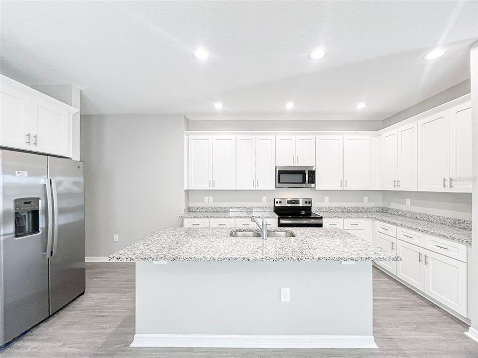 For Rent: $2,975 (3 beds, 2 baths, 1837 Square Feet)