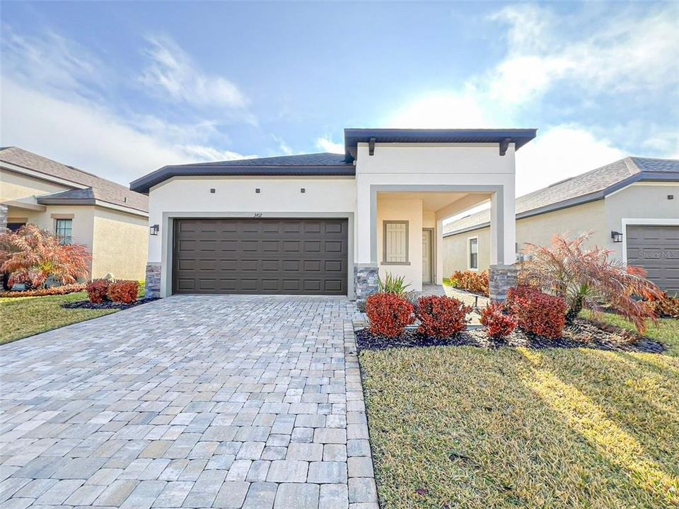 For Rent: $2,975 (3 beds, 2 baths, 1837 Square Feet)