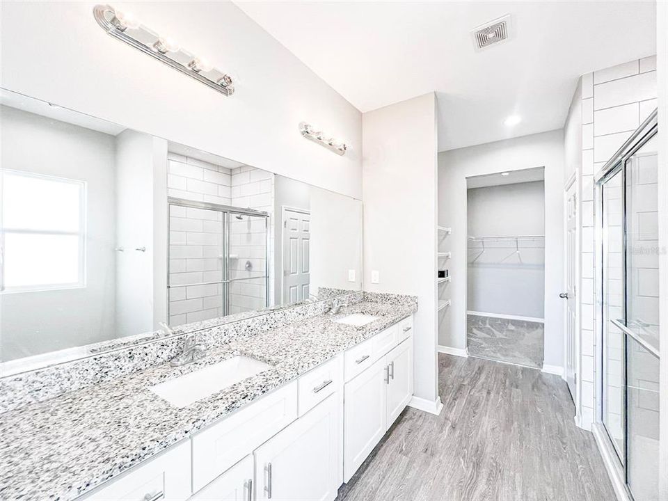 For Rent: $2,975 (3 beds, 2 baths, 1837 Square Feet)