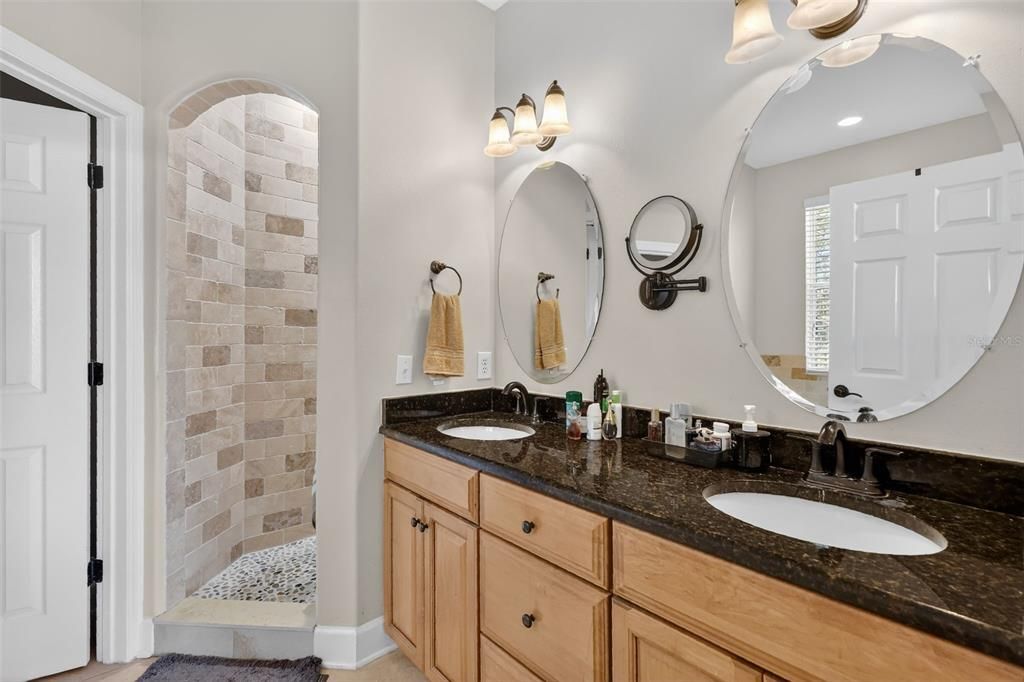 Active With Contract: $959,000 (6 beds, 0 baths, 4248 Square Feet)