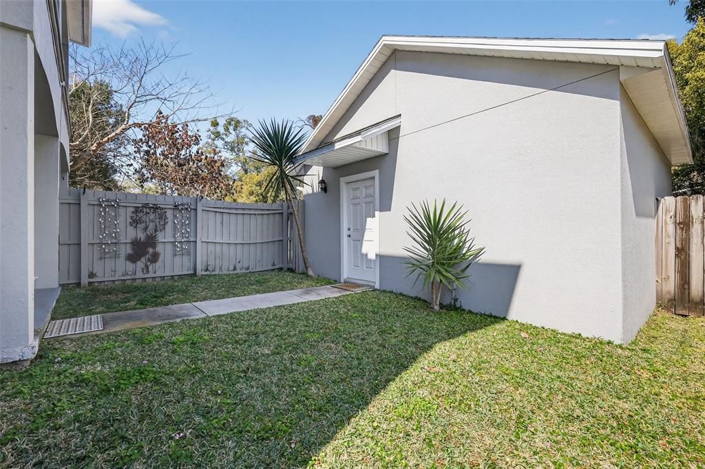 Active With Contract: $959,000 (6 beds, 0 baths, 4248 Square Feet)