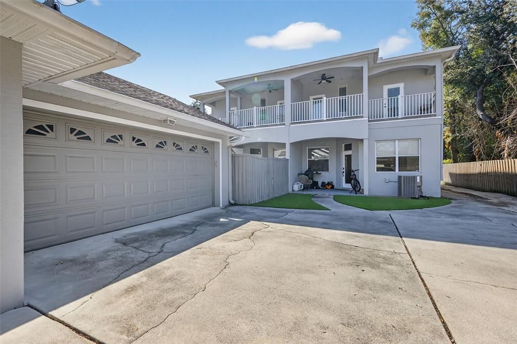 Active With Contract: $959,000 (6 beds, 0 baths, 4248 Square Feet)