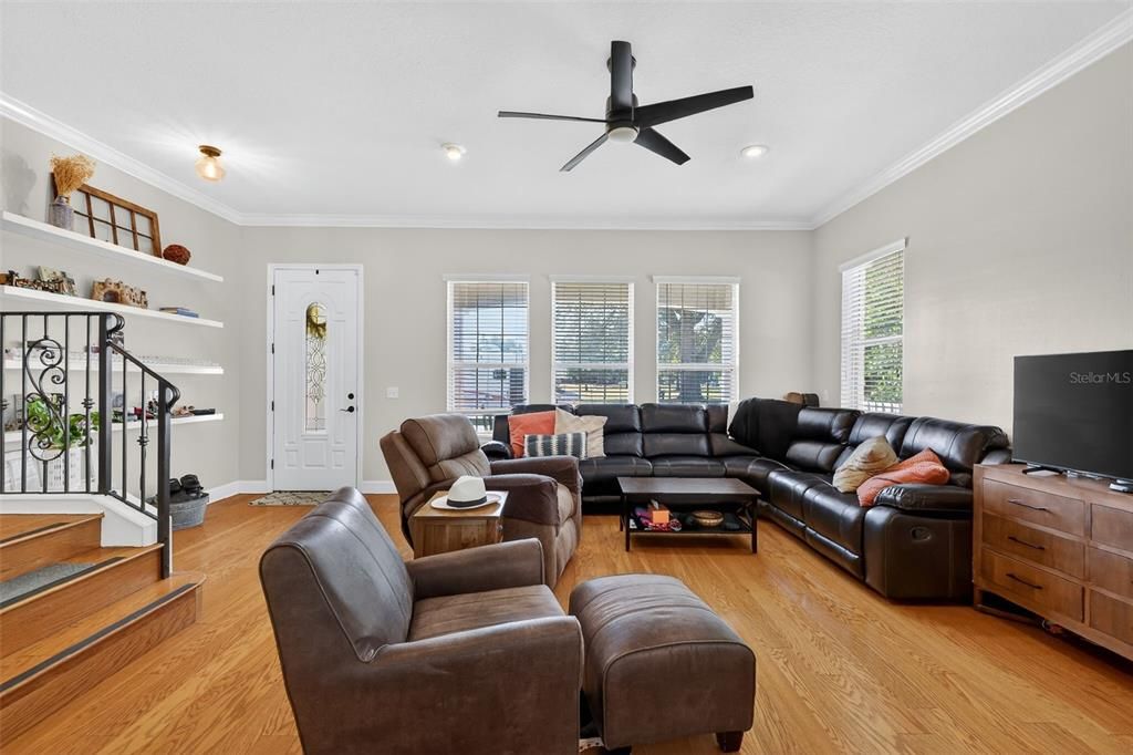 Active With Contract: $959,000 (6 beds, 0 baths, 4248 Square Feet)