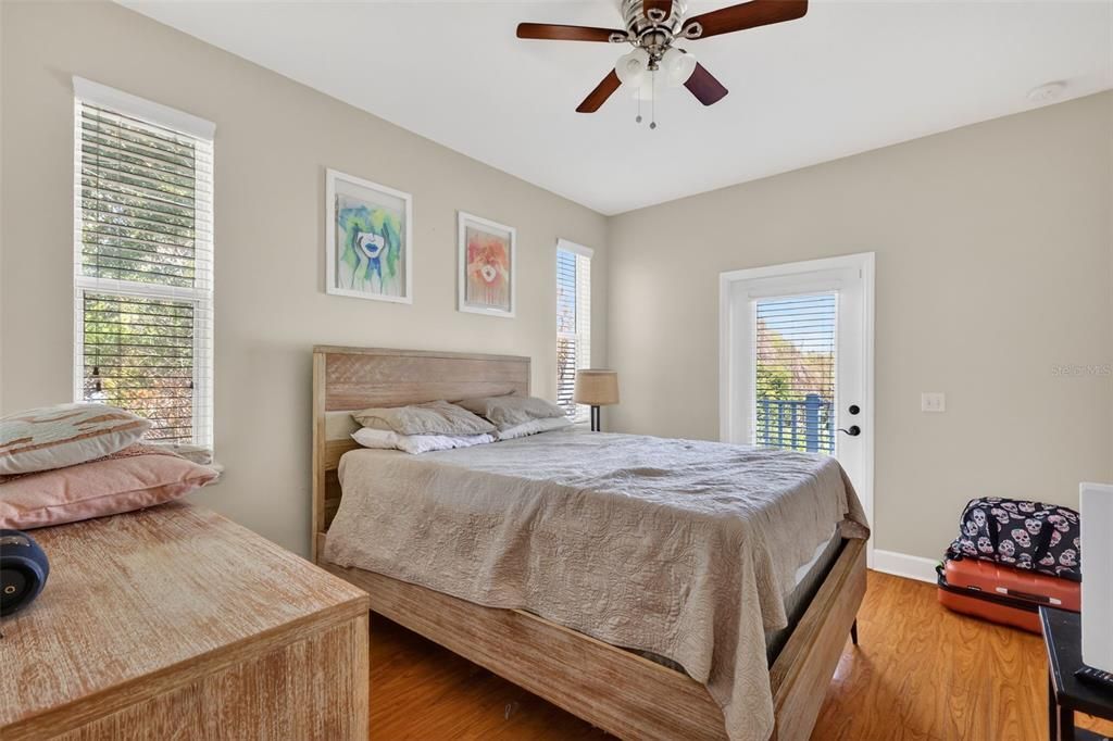 Active With Contract: $959,000 (6 beds, 0 baths, 4248 Square Feet)