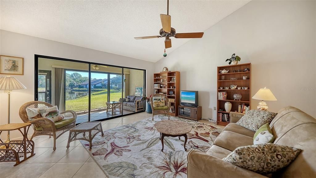 Active With Contract: $279,000 (2 beds, 2 baths, 1265 Square Feet)