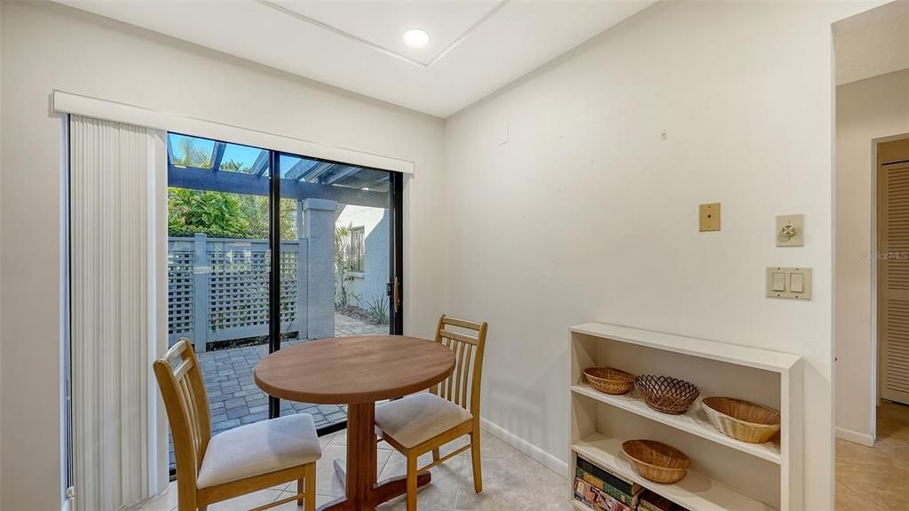 Active With Contract: $279,000 (2 beds, 2 baths, 1265 Square Feet)