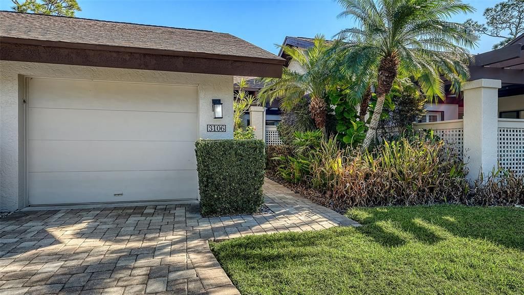 Active With Contract: $279,000 (2 beds, 2 baths, 1265 Square Feet)