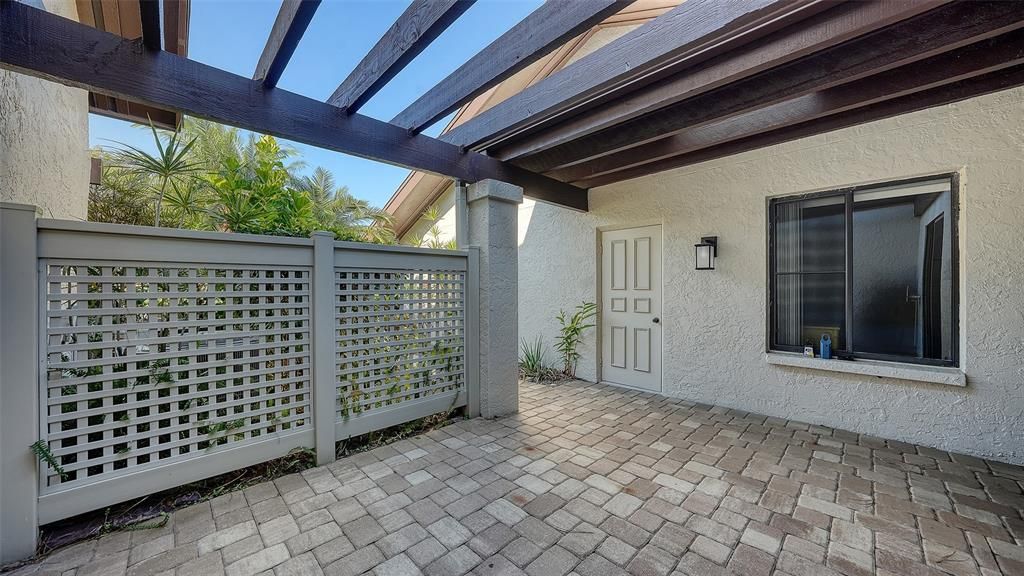 Active With Contract: $279,000 (2 beds, 2 baths, 1265 Square Feet)