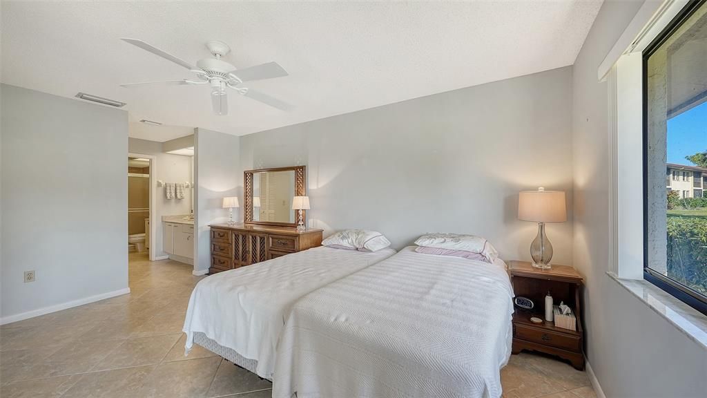 Active With Contract: $279,000 (2 beds, 2 baths, 1265 Square Feet)