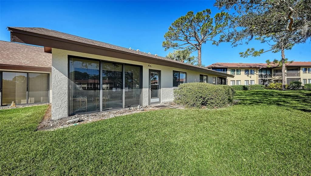 Active With Contract: $279,000 (2 beds, 2 baths, 1265 Square Feet)