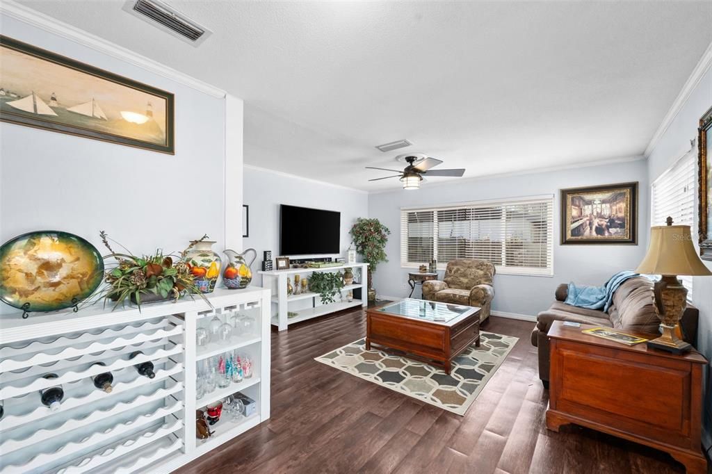 Activo con contrato: $314,900 (3 camas, 2 baños, 1628 Pies cuadrados)