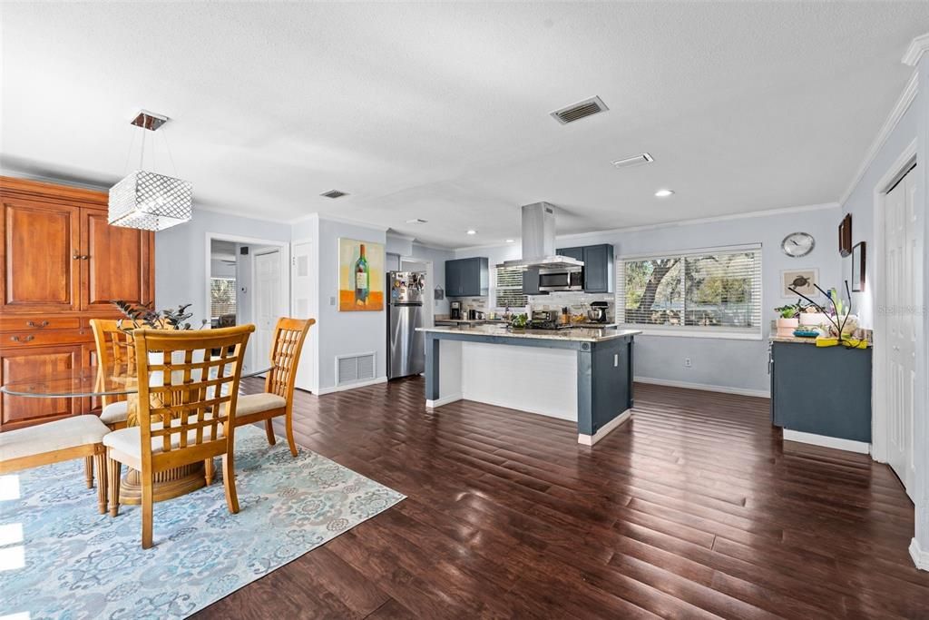 Activo con contrato: $314,900 (3 camas, 2 baños, 1628 Pies cuadrados)