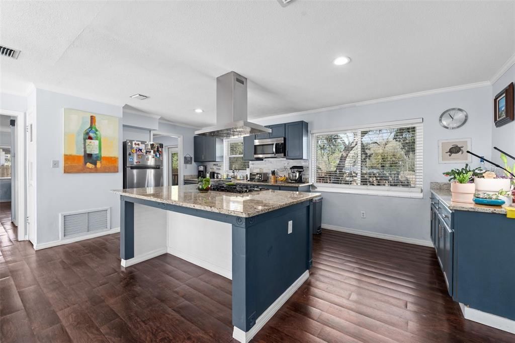 Activo con contrato: $314,900 (3 camas, 2 baños, 1628 Pies cuadrados)