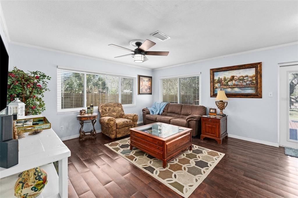 Activo con contrato: $314,900 (3 camas, 2 baños, 1628 Pies cuadrados)