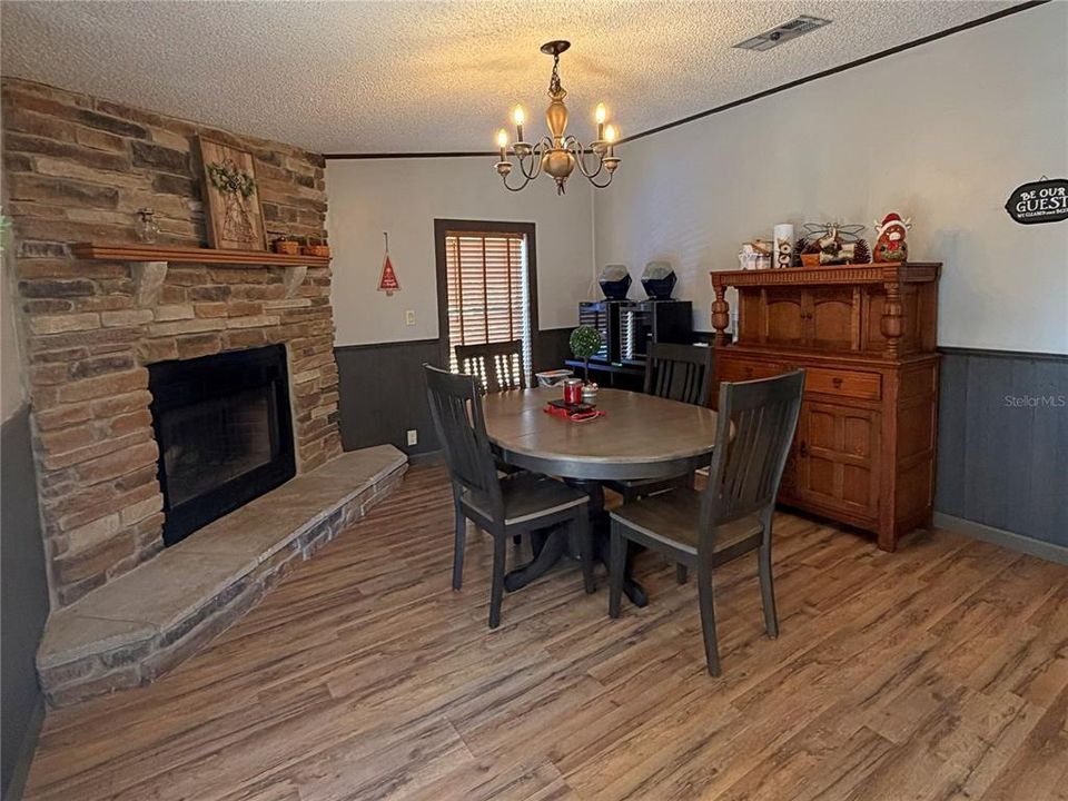 For Sale: $489,900 (3 beds, 2 baths, 1512 Square Feet)