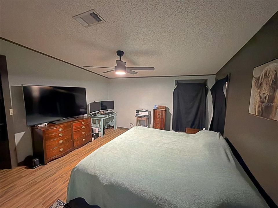 For Sale: $489,900 (3 beds, 2 baths, 1512 Square Feet)