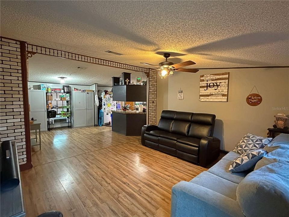 For Sale: $489,900 (3 beds, 2 baths, 1512 Square Feet)
