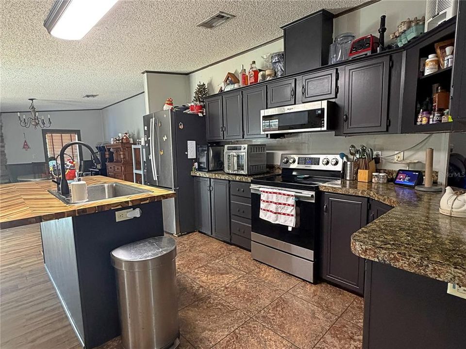 For Sale: $489,900 (3 beds, 2 baths, 1512 Square Feet)
