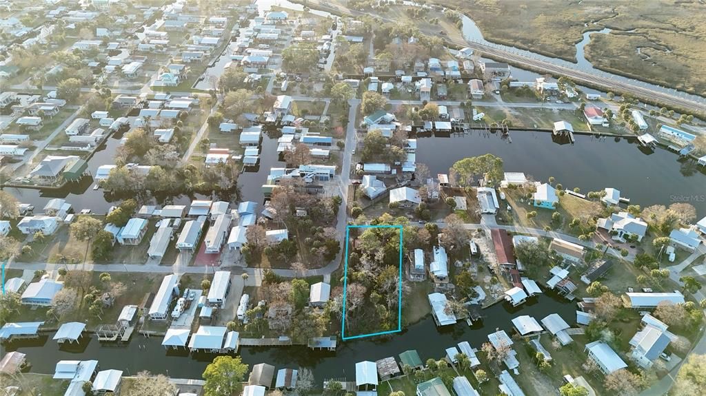 En Venta: $250,000 (0.57 acres)