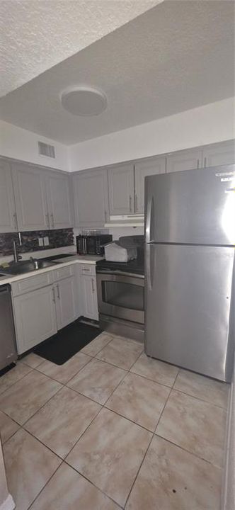 На продажу: $155,000 (3 спален, 2 ванн, 700 Квадратных фут)