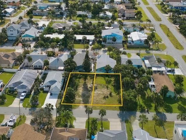 На продажу: $210,000 (0.12 acres)