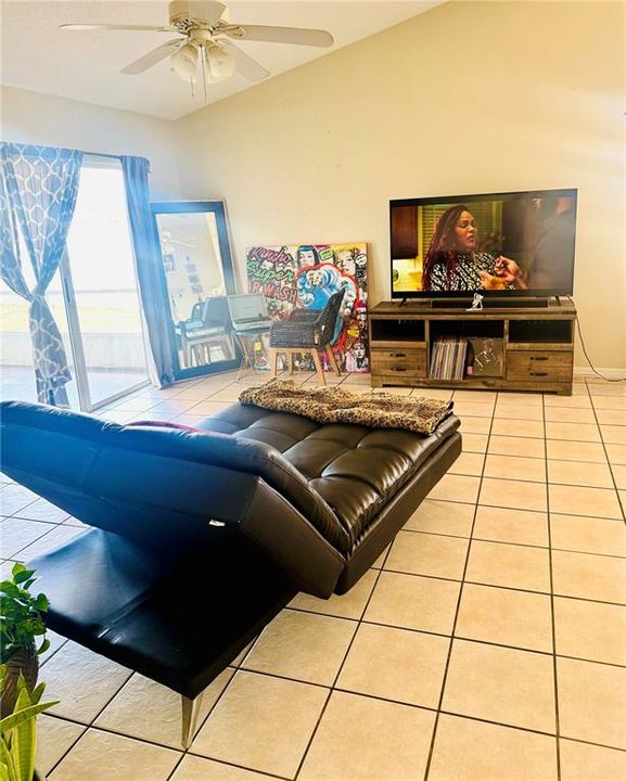 En Venta: $299,000 (3 camas, 2 baños, 1378 Pies cuadrados)