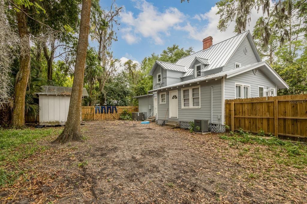 For Rent: $1,175 (1 beds, 1 baths, 701 Square Feet)