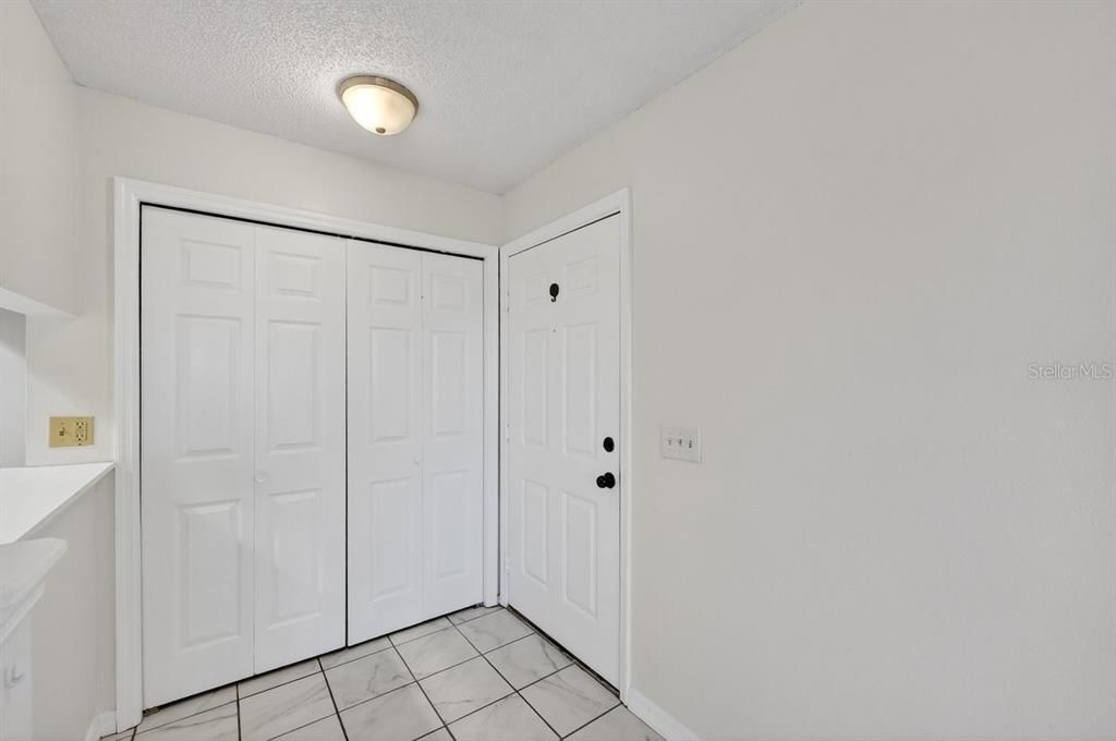 For Sale: $108,000 (1 beds, 1 baths, 630 Square Feet)