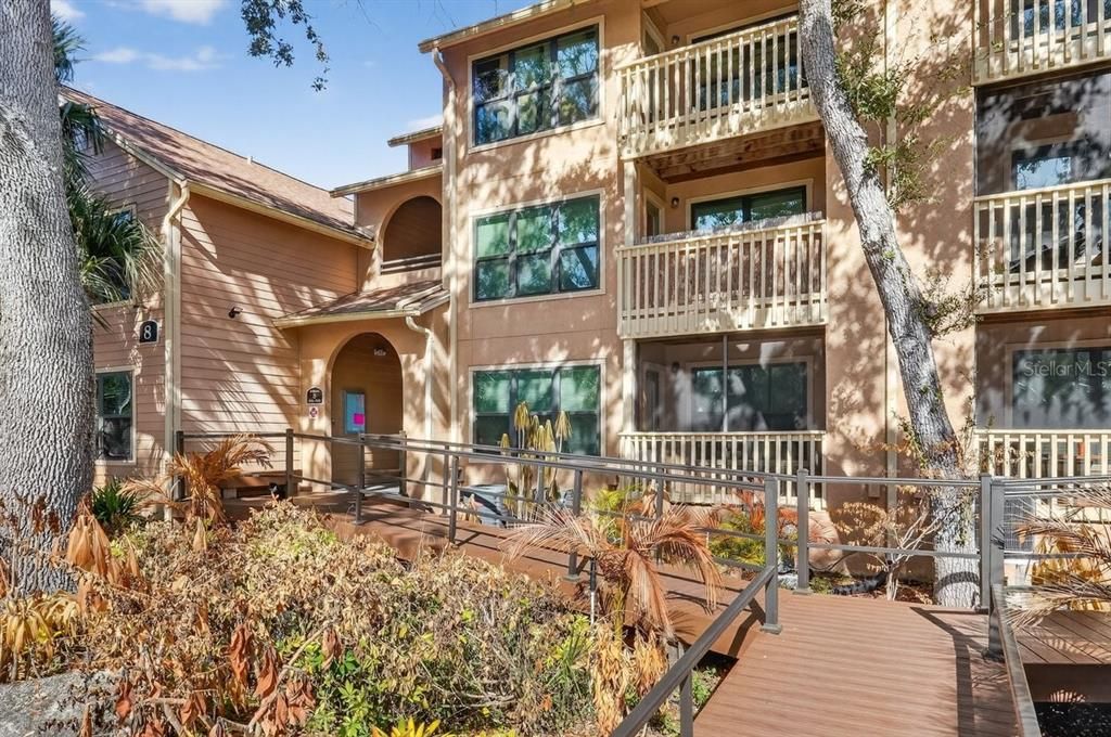 For Sale: $108,000 (1 beds, 1 baths, 630 Square Feet)
