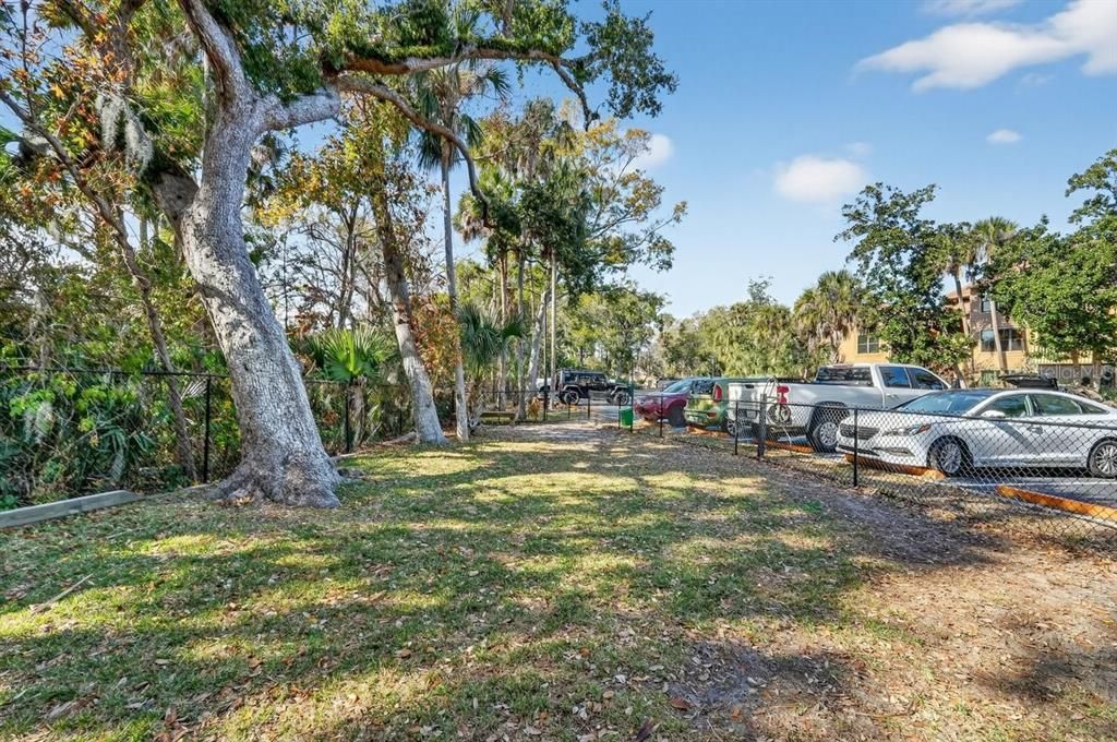 For Sale: $108,000 (1 beds, 1 baths, 630 Square Feet)