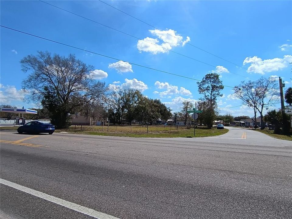 На продажу: $375,000 (0.39 acres)