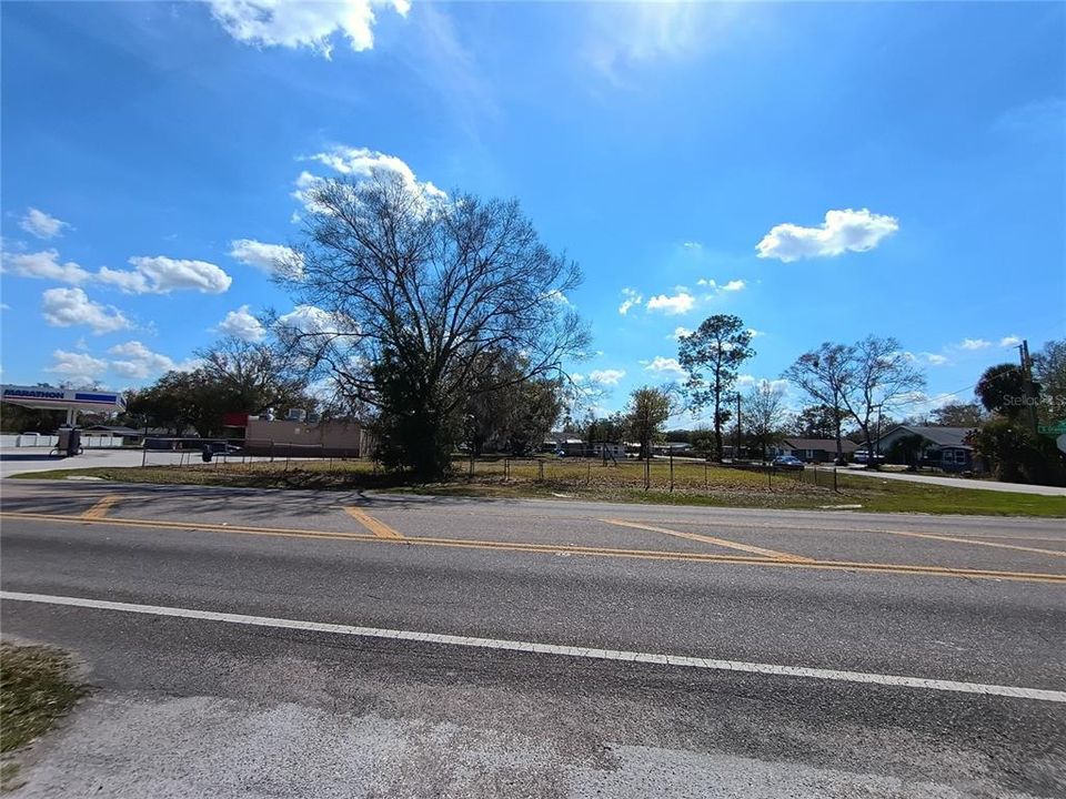 На продажу: $375,000 (0.39 acres)