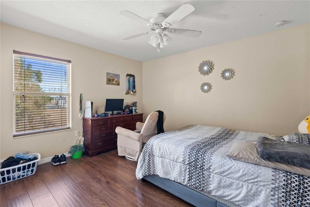 For Sale: $380,000 (4 beds, 3 baths, 2333 Square Feet)