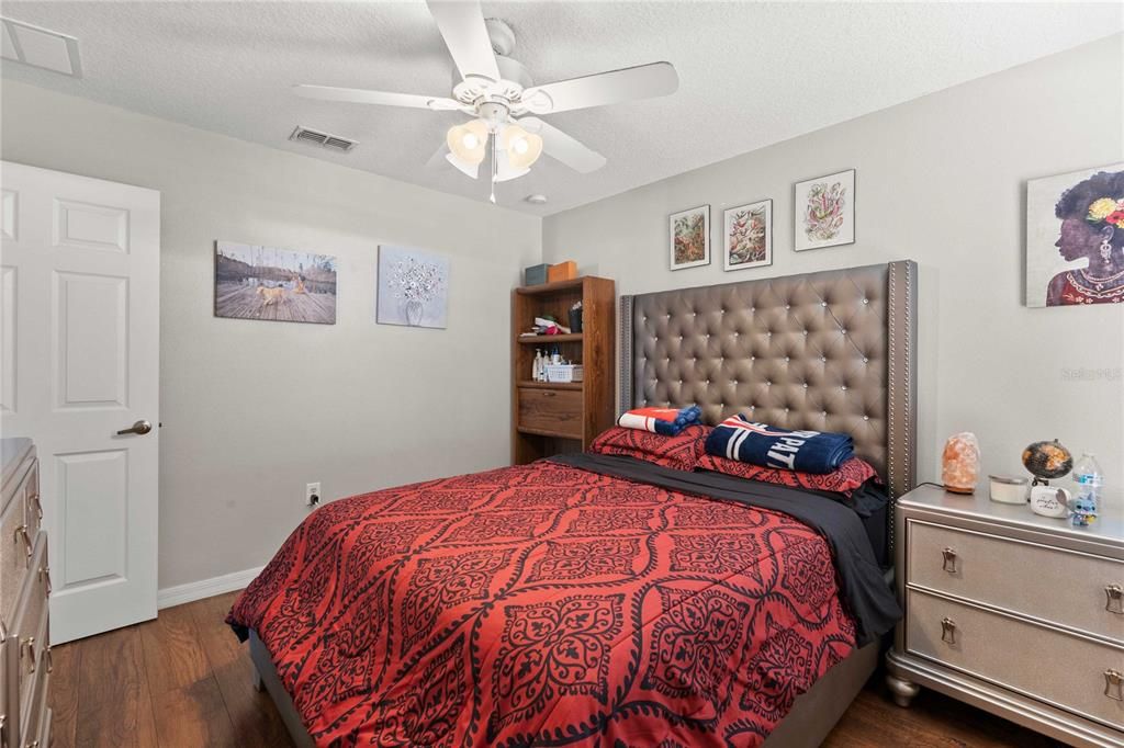 For Sale: $380,000 (4 beds, 3 baths, 2333 Square Feet)