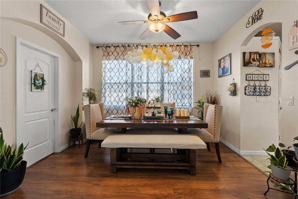 For Sale: $380,000 (4 beds, 3 baths, 2333 Square Feet)