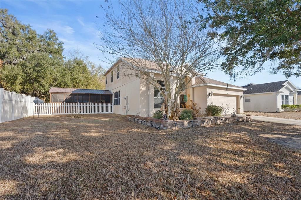 For Sale: $380,000 (4 beds, 3 baths, 2333 Square Feet)