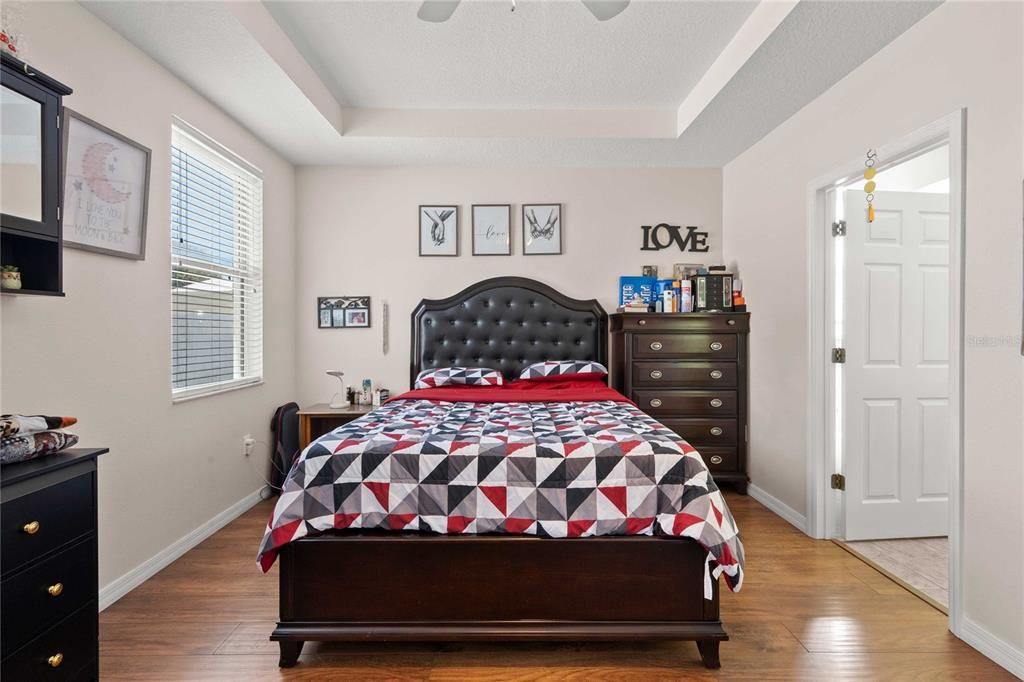 For Sale: $380,000 (4 beds, 3 baths, 2333 Square Feet)