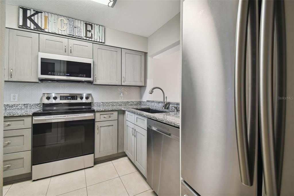 В аренду: $2,200 (2 спален, 2 ванн, 1146 Квадратных фут)
