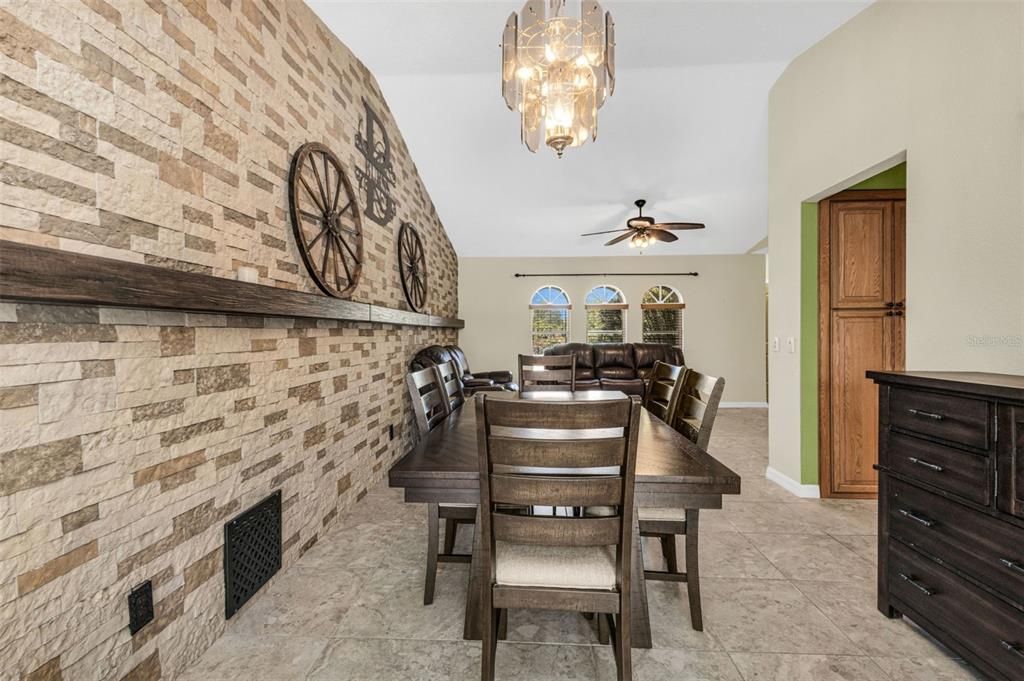 En Venta: $480,000 (3 camas, 2 baños, 1739 Pies cuadrados)