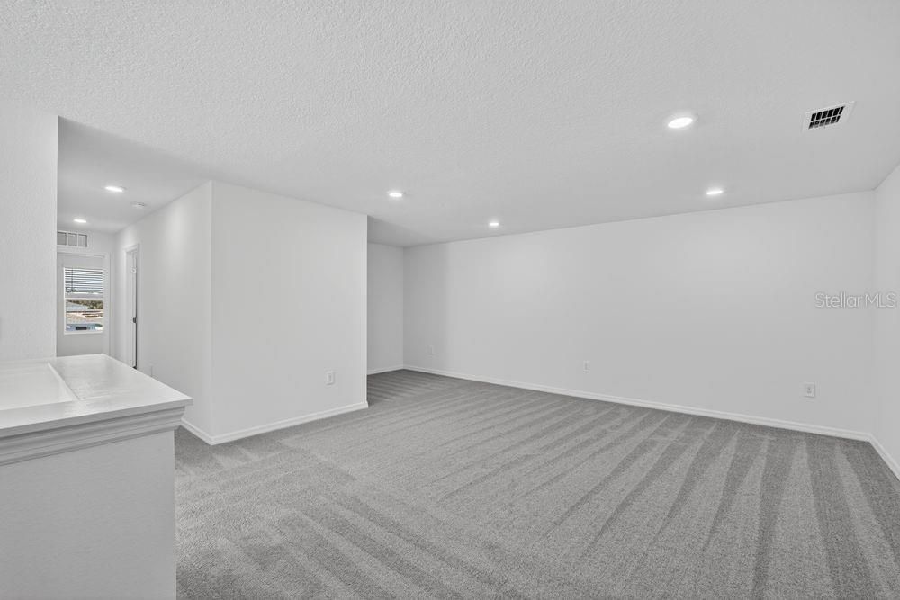 Activo con contrato: $380,999 (5 camas, 3 baños, 2516 Pies cuadrados)
