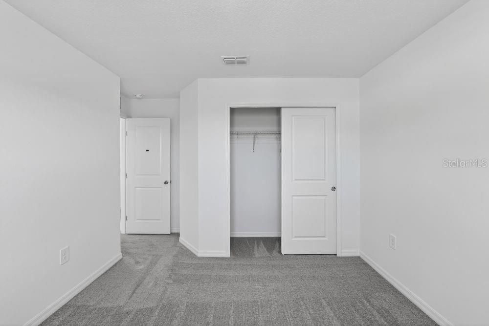 Activo con contrato: $380,999 (5 camas, 3 baños, 2516 Pies cuadrados)