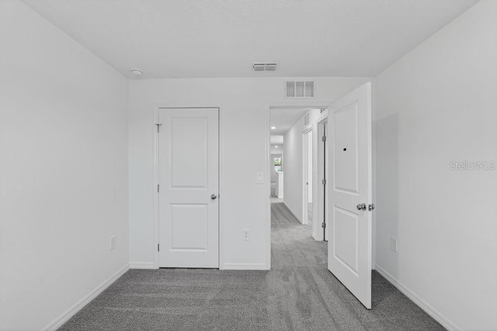 Activo con contrato: $380,999 (5 camas, 3 baños, 2516 Pies cuadrados)