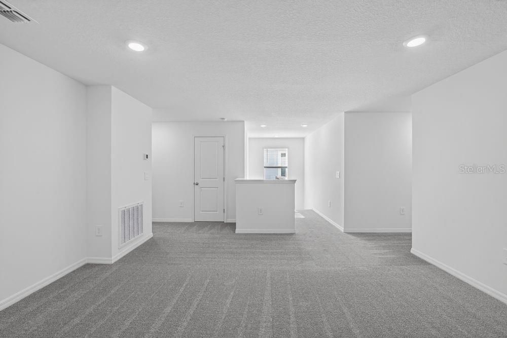 Activo con contrato: $380,999 (5 camas, 3 baños, 2516 Pies cuadrados)