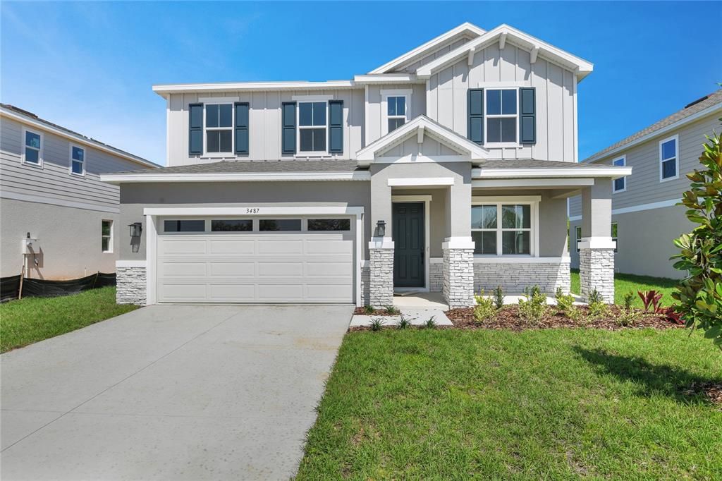 Activo con contrato: $389,999 (4 camas, 2 baños, 2308 Pies cuadrados)