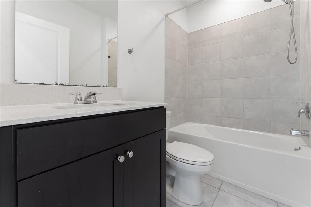 Active With Contract: $1,900 (3 beds, 2 baths, 2109 Square Feet)
