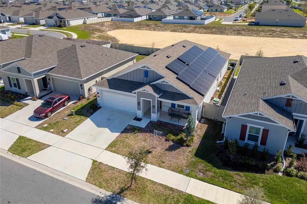 Active With Contract: $1,900 (3 beds, 2 baths, 2109 Square Feet)