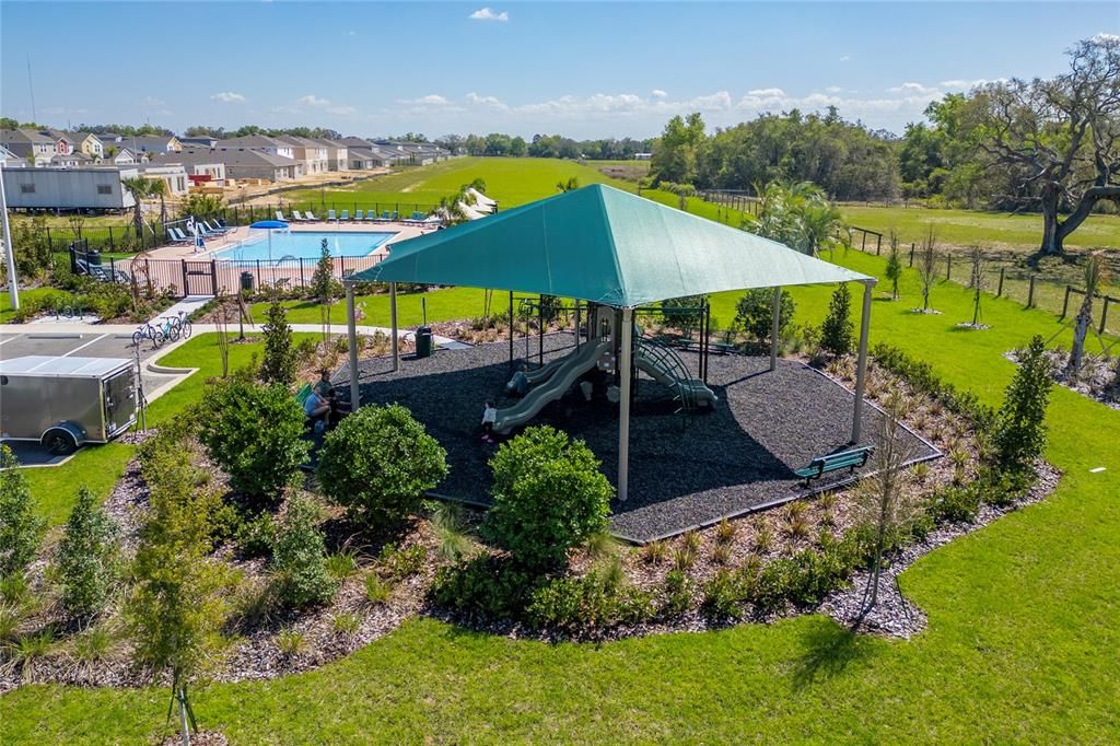 Active With Contract: $1,900 (3 beds, 2 baths, 2109 Square Feet)