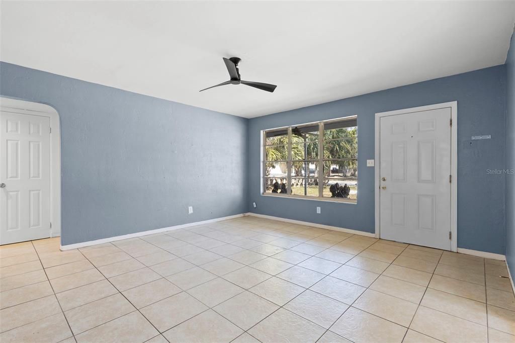 Activo con contrato: $134,900 (3 camas, 1 baños, 1523 Pies cuadrados)
