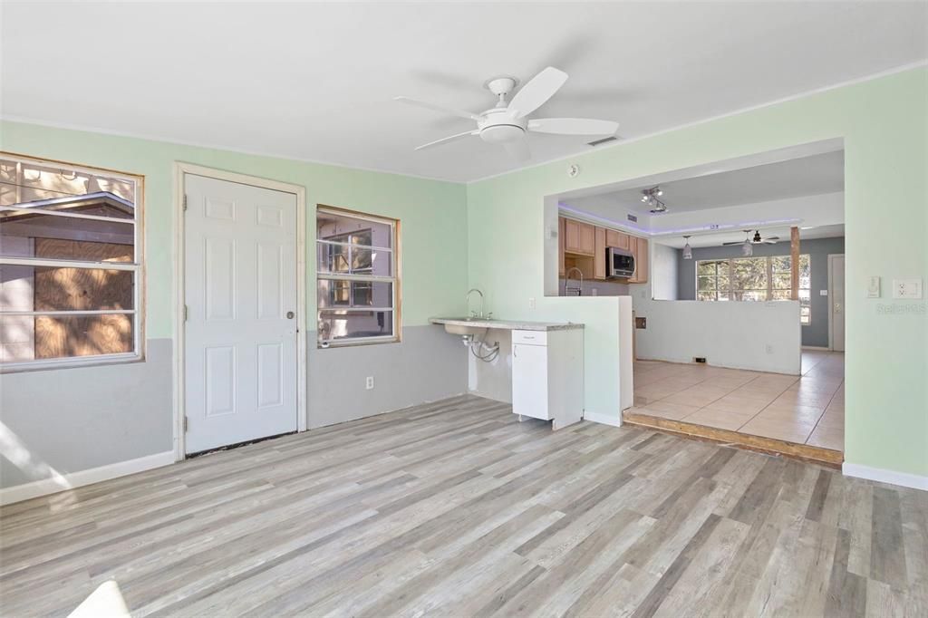 Activo con contrato: $134,900 (3 camas, 1 baños, 1523 Pies cuadrados)