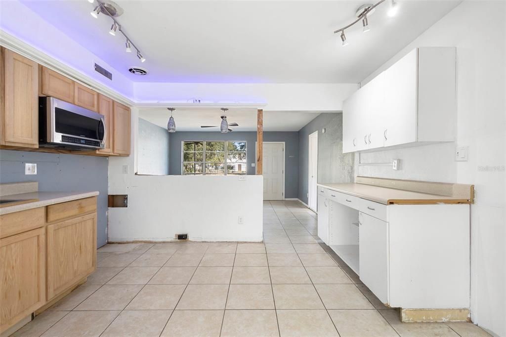 Activo con contrato: $134,900 (3 camas, 1 baños, 1523 Pies cuadrados)